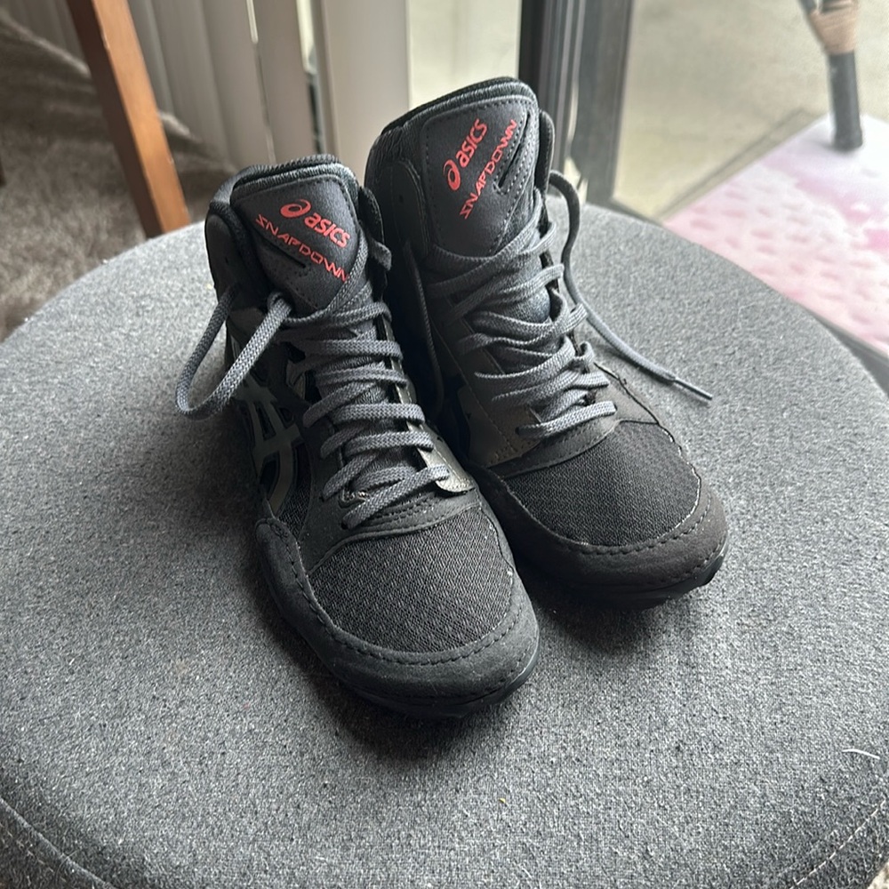 ASICS Snapdown women’s size 6